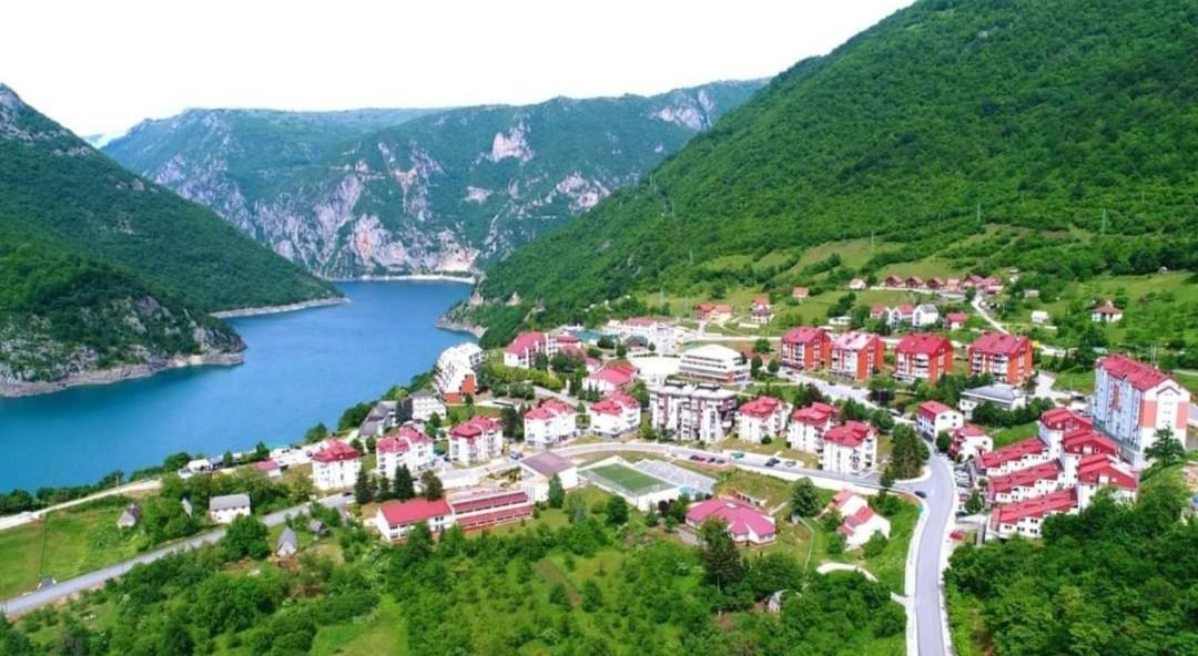 פלוזינה Apartment Holiday Lake - Piva 2022 מראה חיצוני תמונה