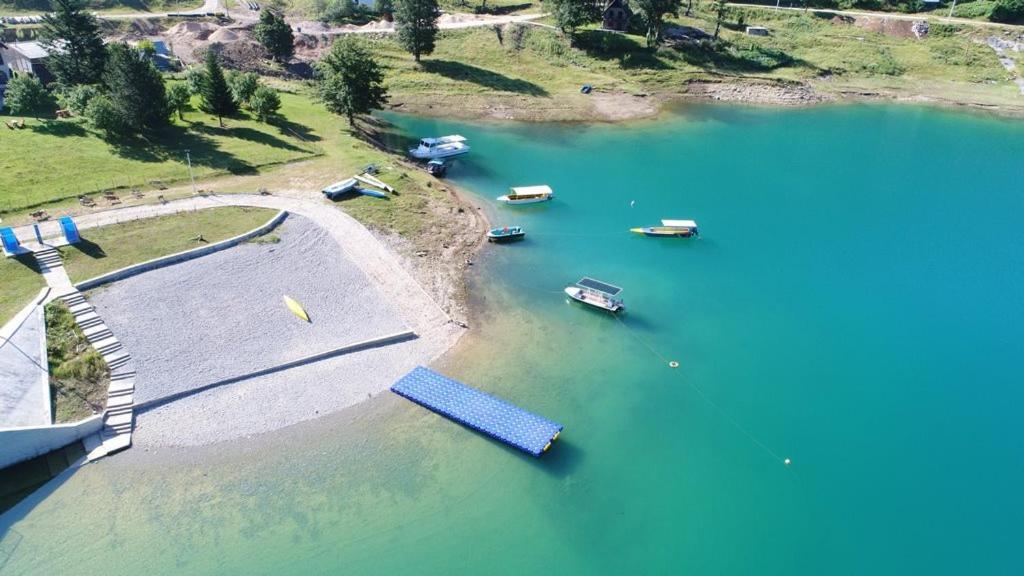 פלוזינה Apartment Holiday Lake - Piva 2022 מראה חיצוני תמונה
