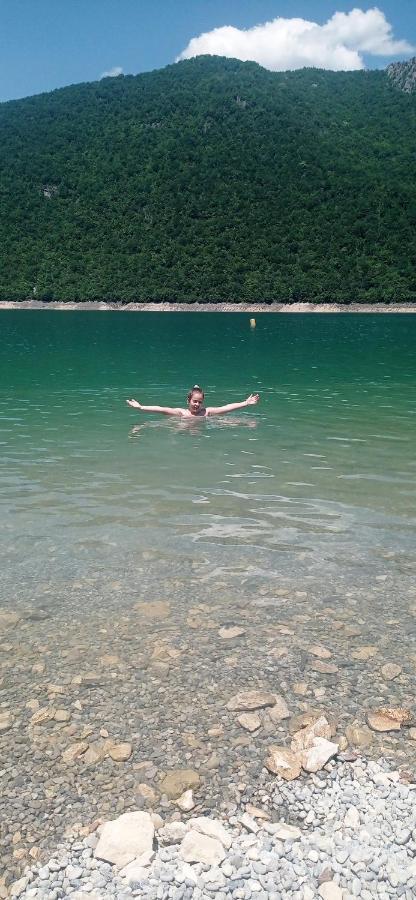 פלוזינה Apartment Holiday Lake - Piva 2022 מראה חיצוני תמונה